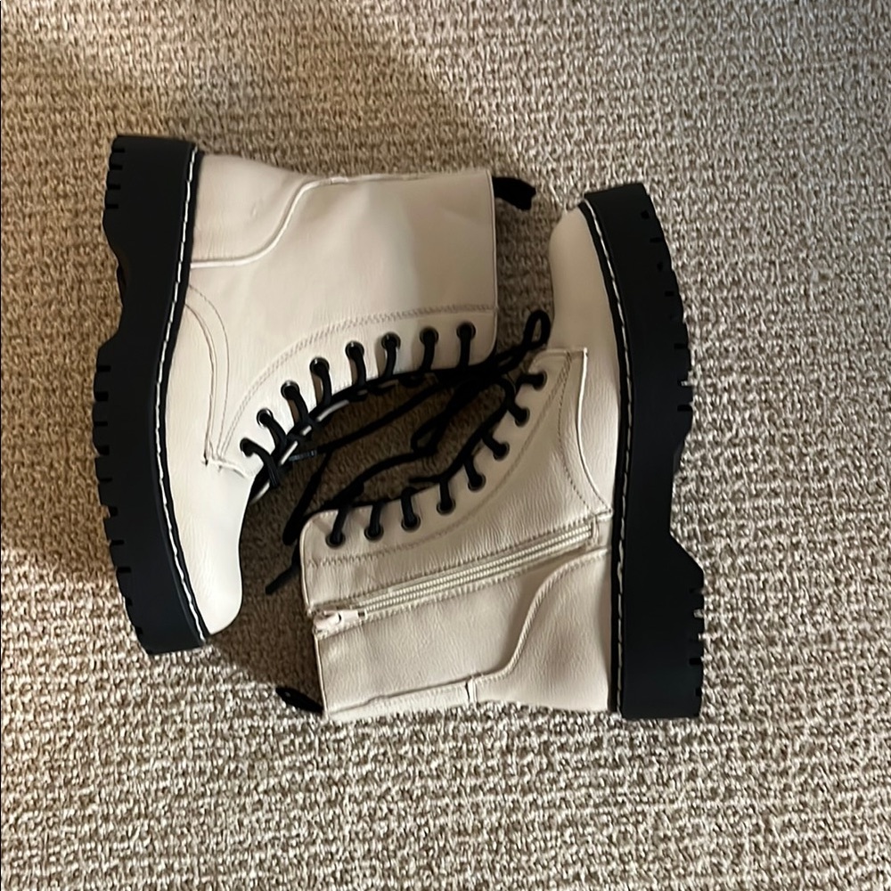 Stylish Creamy White Combat Boots Size 6.5
